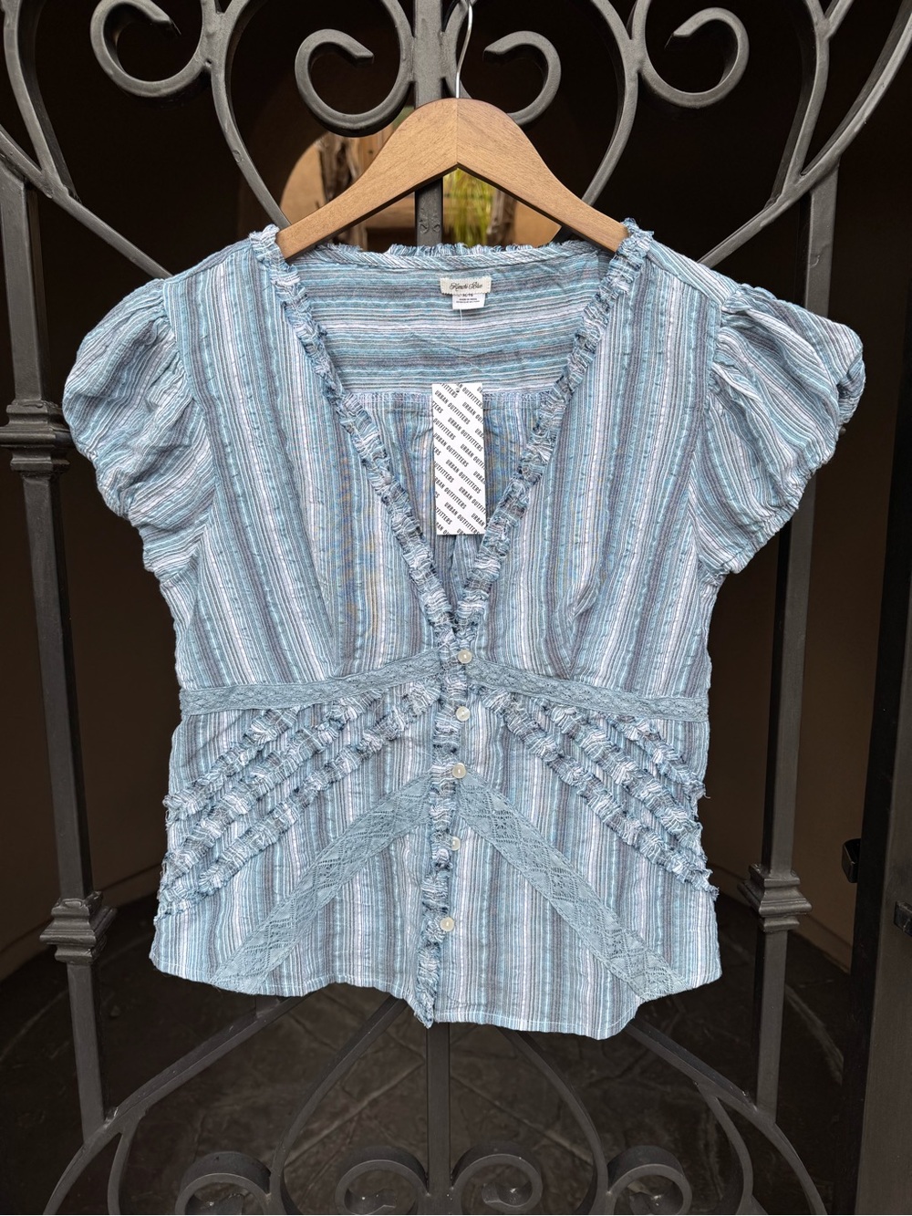 Kimchi Blue Robyn Ruffle + Lace Trim Puff Sleeve Button-Up Blouse